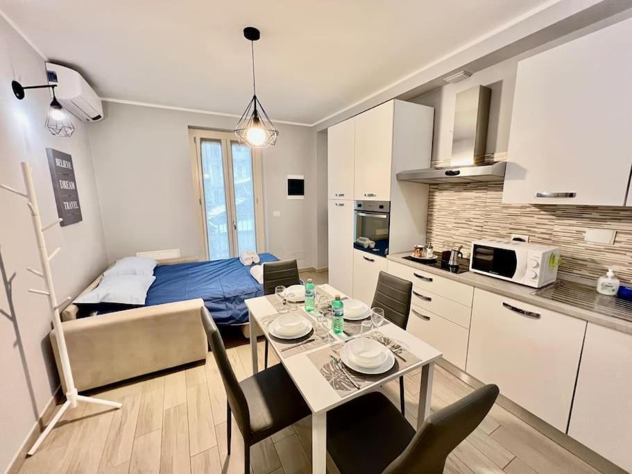 מונקאליירי Metro-Apartment: Fabolous Flat מראה חיצוני תמונה