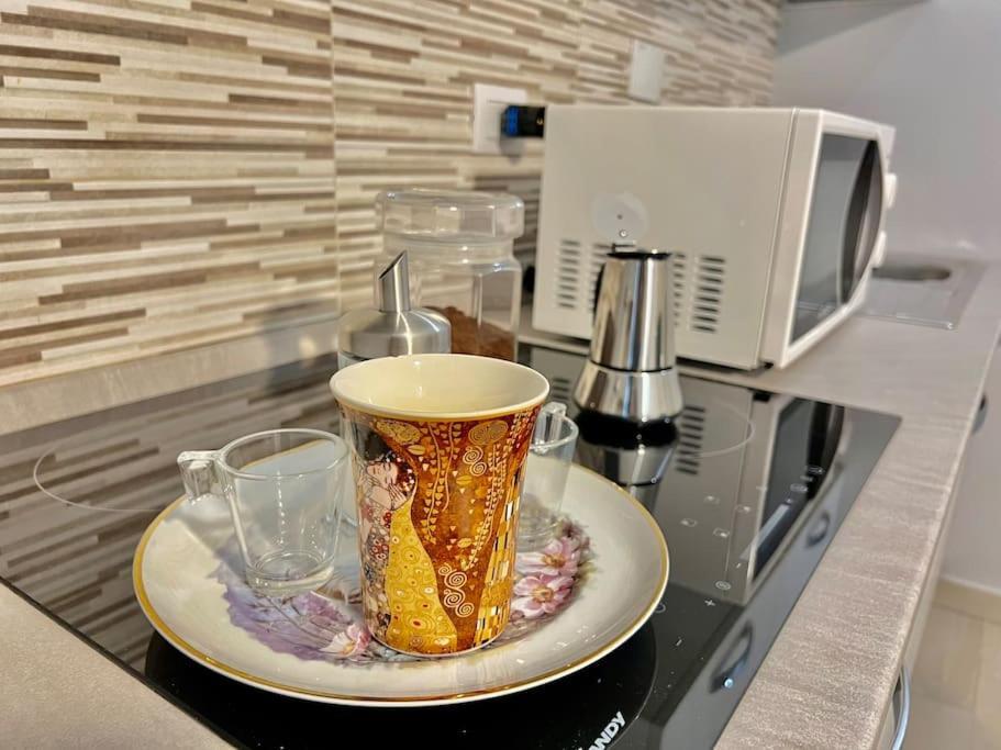מונקאליירי Metro-Apartment: Fabolous Flat מראה חיצוני תמונה